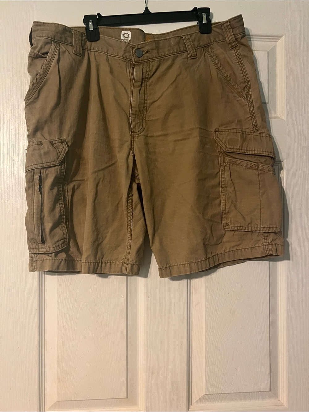 Carhartt Men's Cargo Shorts in Khaki Brown. Size 40 waist.